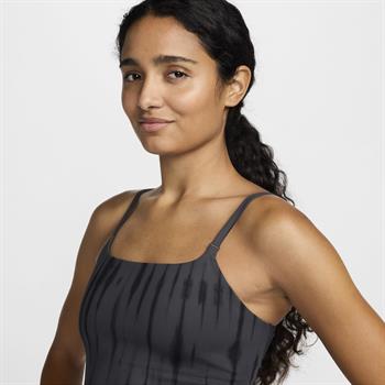 Nike One Kadın Atlet