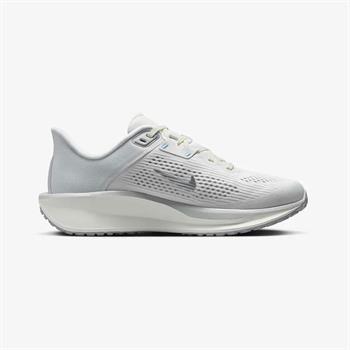 Nike Quest 6 Kadın Koşu Ayakkabısı