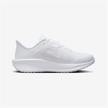 Nike Quest 6 Kadın Koşu Ayakkabısı