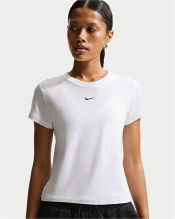 Nike Sportswear Chill Knit Kadın Tişört