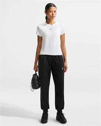 Nike Sportswear Chill Knit Kadın Tişört