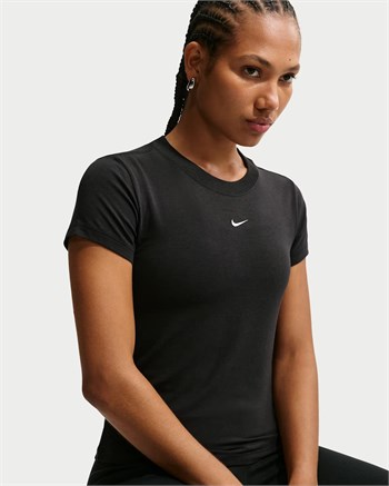 Nike Sportswear Chill Knit Kadın Tişört