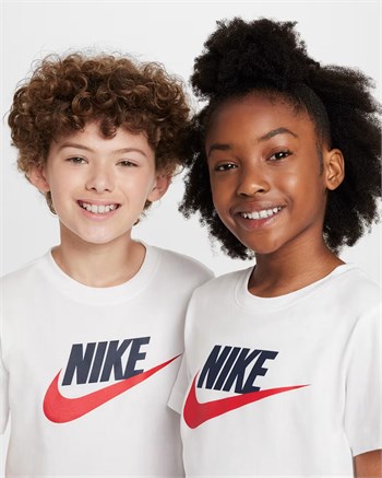 Nike Sportswear Çocuk Tişört