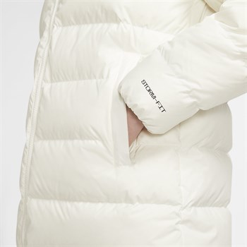 Nike Sportswear Storm-FIT Windrunner Kadın Mont