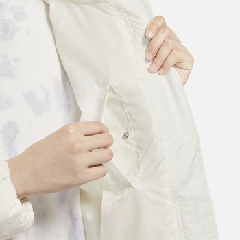 Nike Sportswear Storm-FIT Windrunner Kadın Mont
