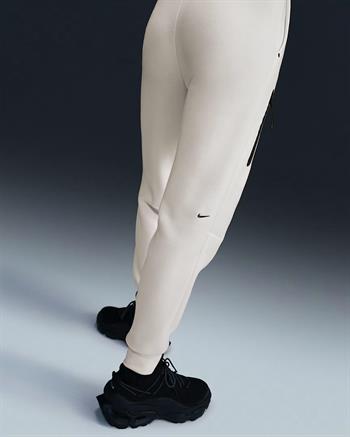 Nike Sportswear Tech Fleece Kadın Eşofman Altı