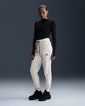 Nike Sportswear Tech Fleece Kadın Eşofman Altı