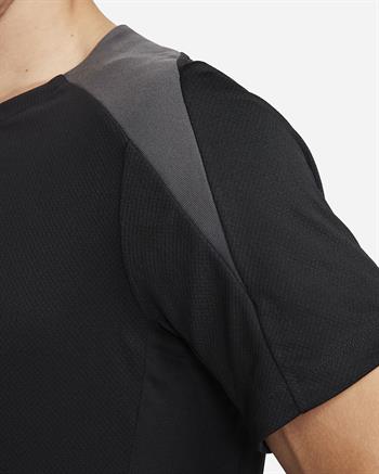 Nike Strike Dri-FIT Erkek Forma