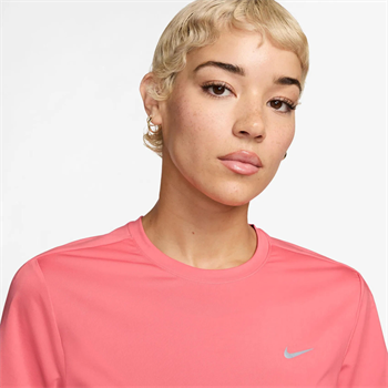 Nike Swift Dri-FIT Kadın Tişört