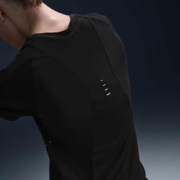 Nike Swift Dri-FIT Kadın Tişört