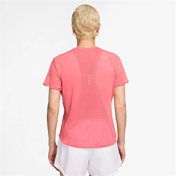 Nike Swift Dri-FIT Kadın Tişört