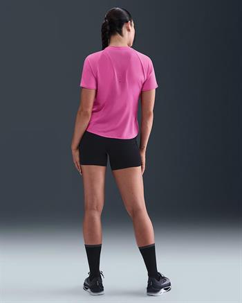 Nike Swift Dri-FIT SS Kadın Tişört