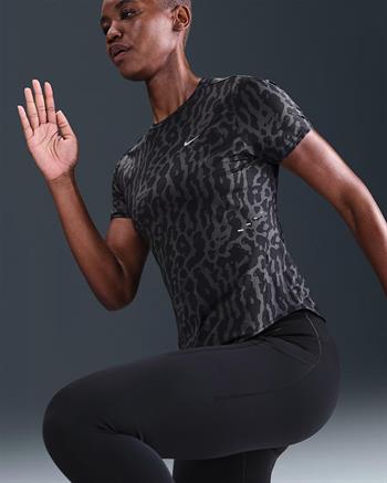 Nike Swift Dri-FIT SS Kadın Tişört