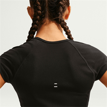 Nike Tempo Swoosh Dri-FIT Kadın Tişört