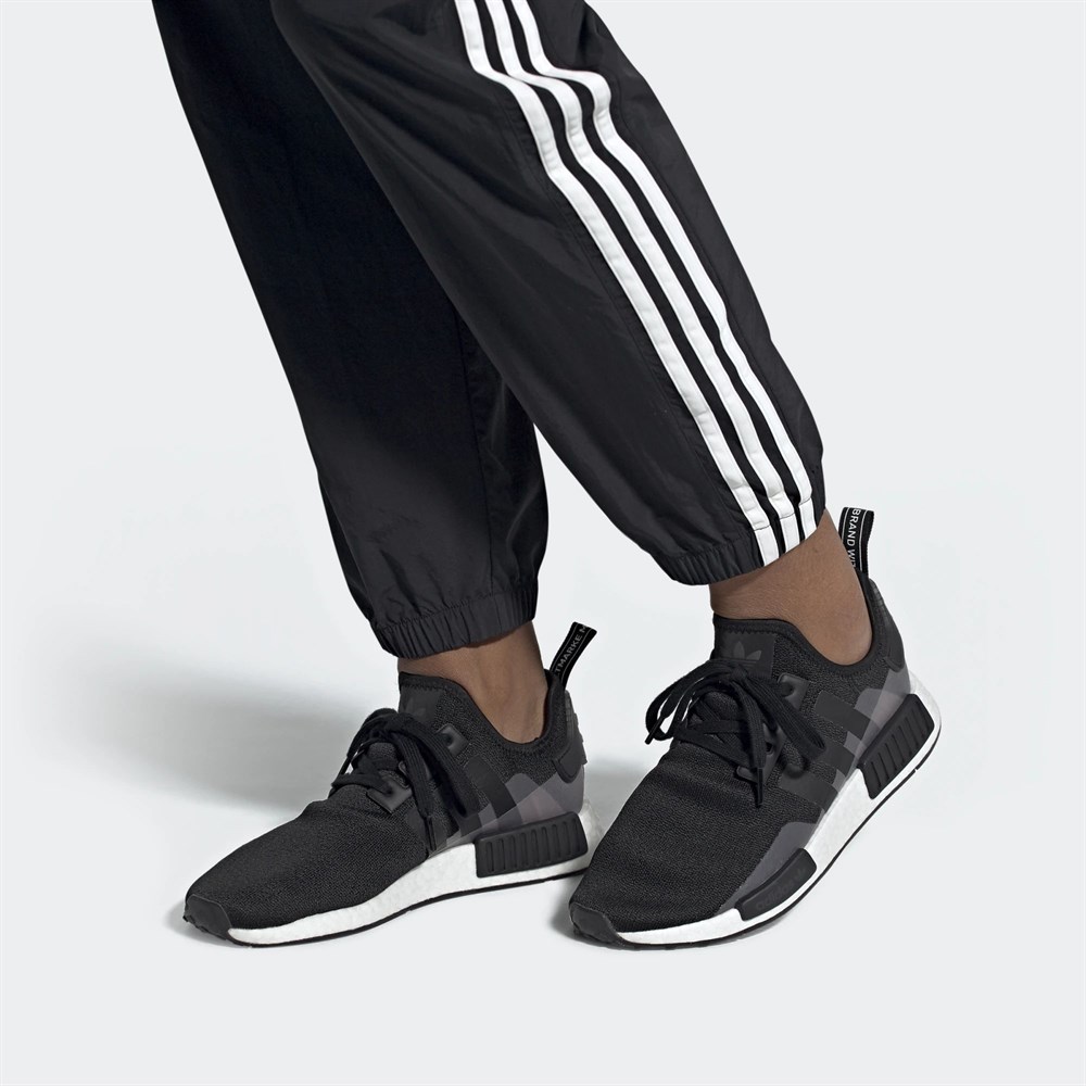 adidas gazelle silver green womens Adidas Men's NMD R1 Shoes