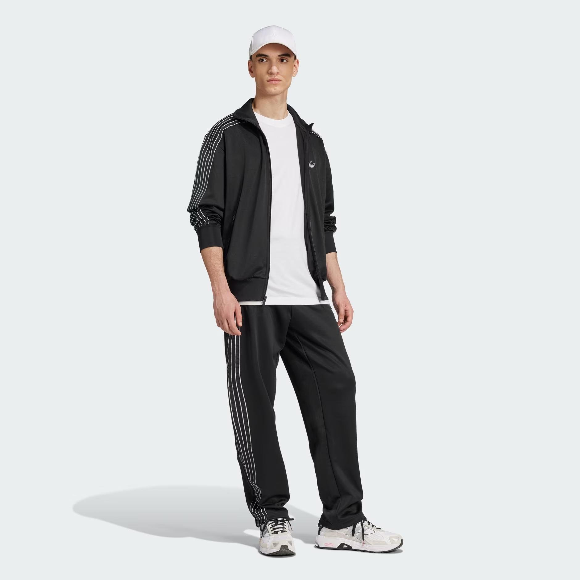 adidas-outlined-trefoil-