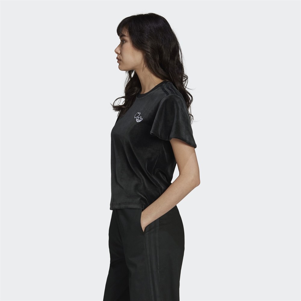 adidas Tee Kadın Tişört - GN3062