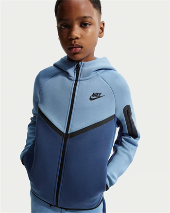 nike-sportswear-tech-fleece-