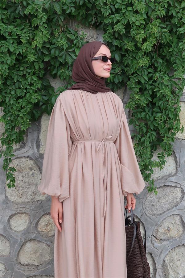 Cleo Büzgü Detaylı Uzun Elbise Bej