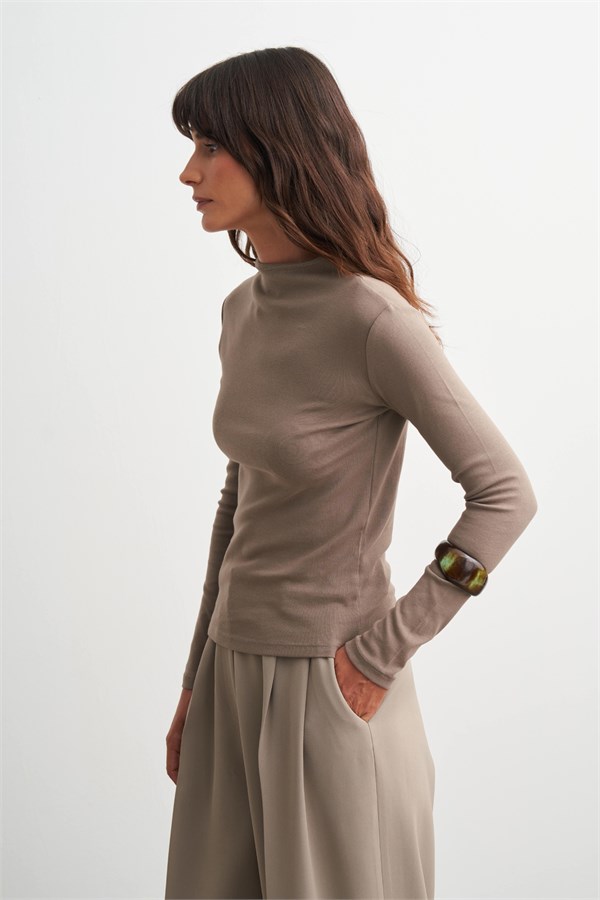 Emma Dik Yaka Body Vizon
