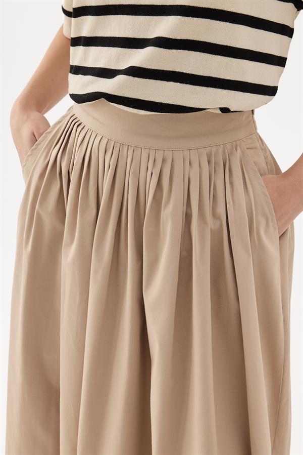 Bej Fever Sık Pileli Etek