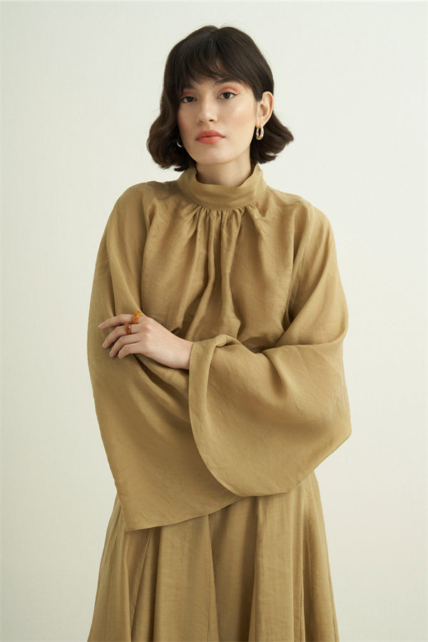 Helena Dik Yaka Dökümlü Bluz Olive