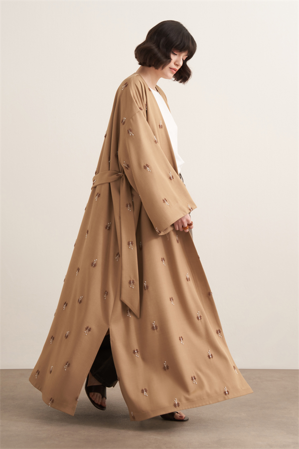 Qamrah Boncuk İşlemeli Uzun Kimono Bej