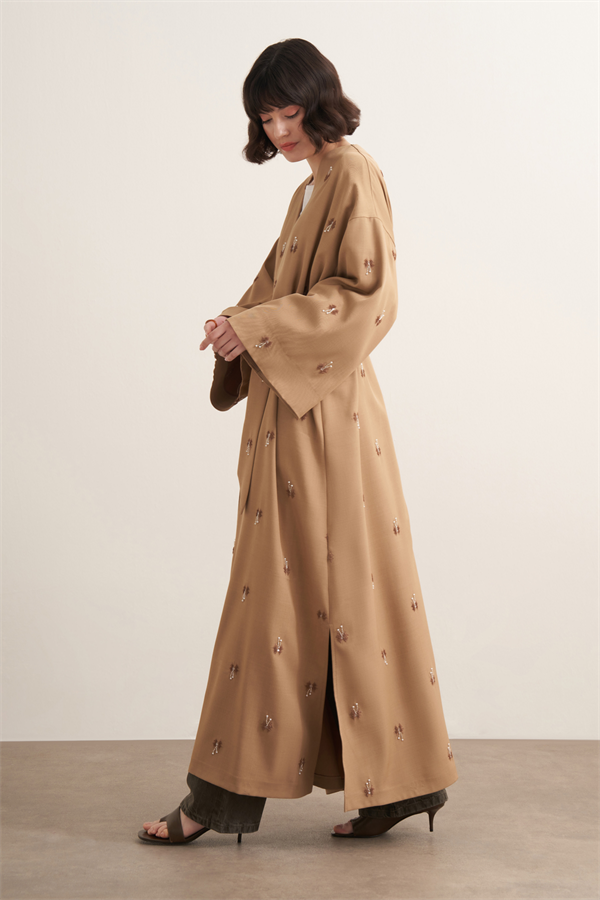 Qamrah Boncuk İşlemeli Uzun Kimono Bej