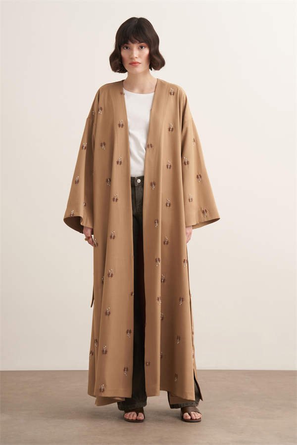 Qamrah Boncuk İşlemeli Uzun Kimono Bej