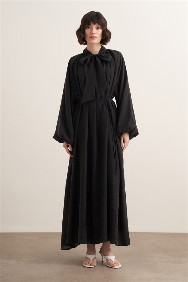 Samira Fular Yaka Dökümlü Elbise Siyah