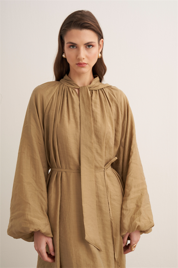 Samira Fular Yaka Dökümlü Elbise Olive