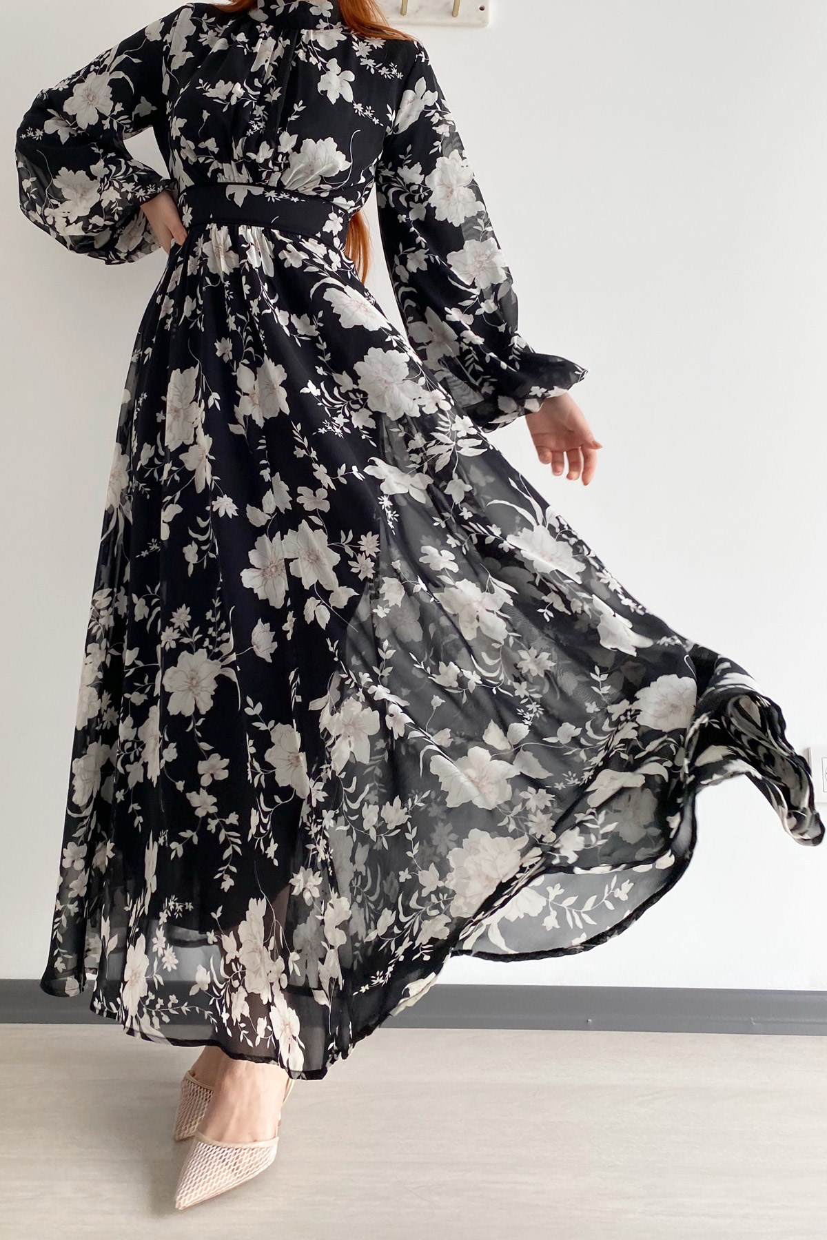 Çiçek Desenli Uzun Siyah Şifon Elbise | Elbise | MocaTrend