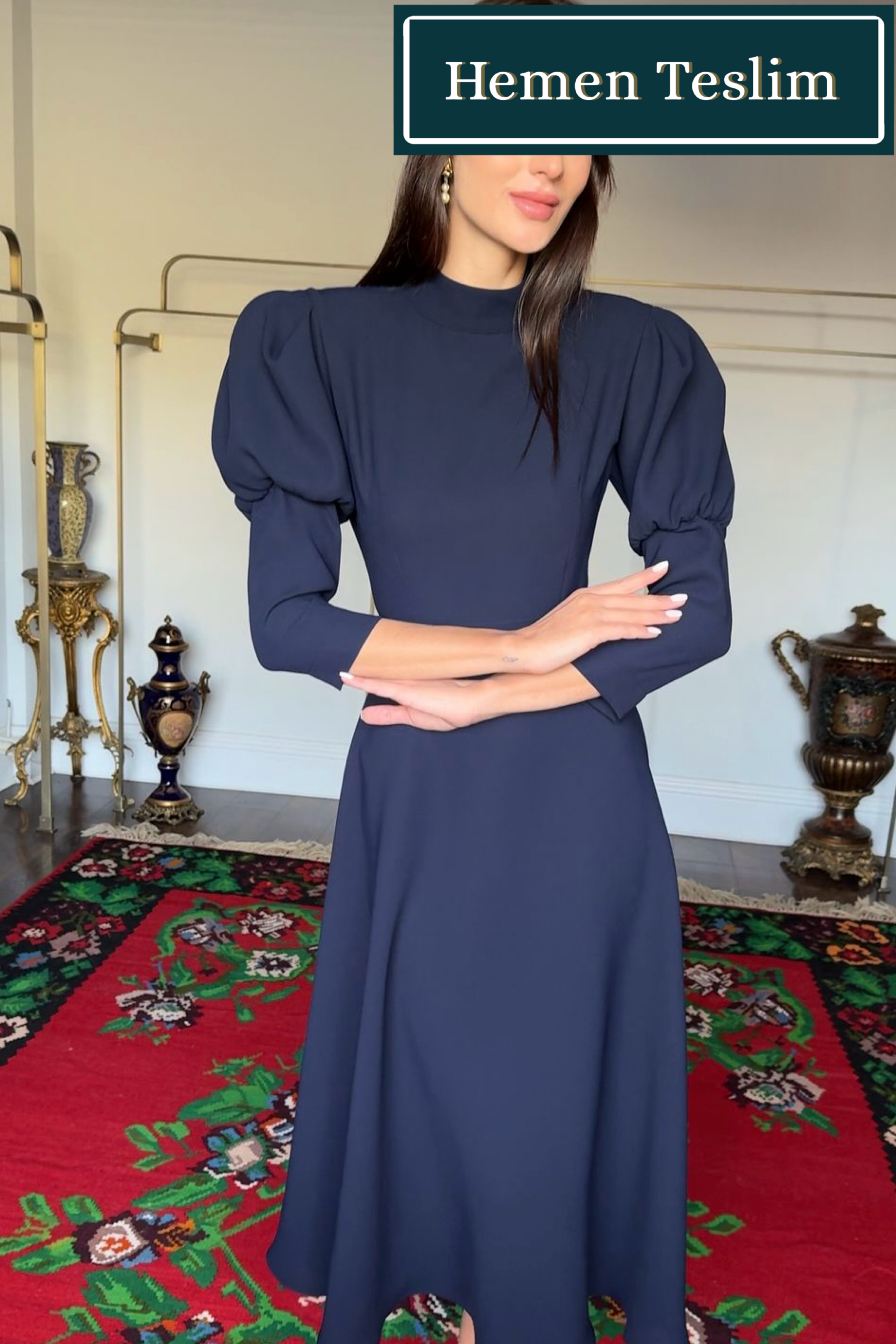 “Madam Carla” Lacivert