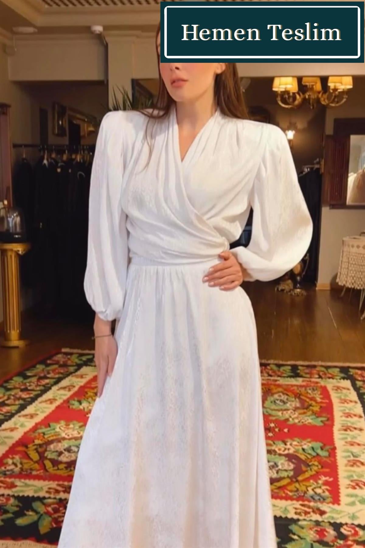 Jakarlı Beyaz Takım