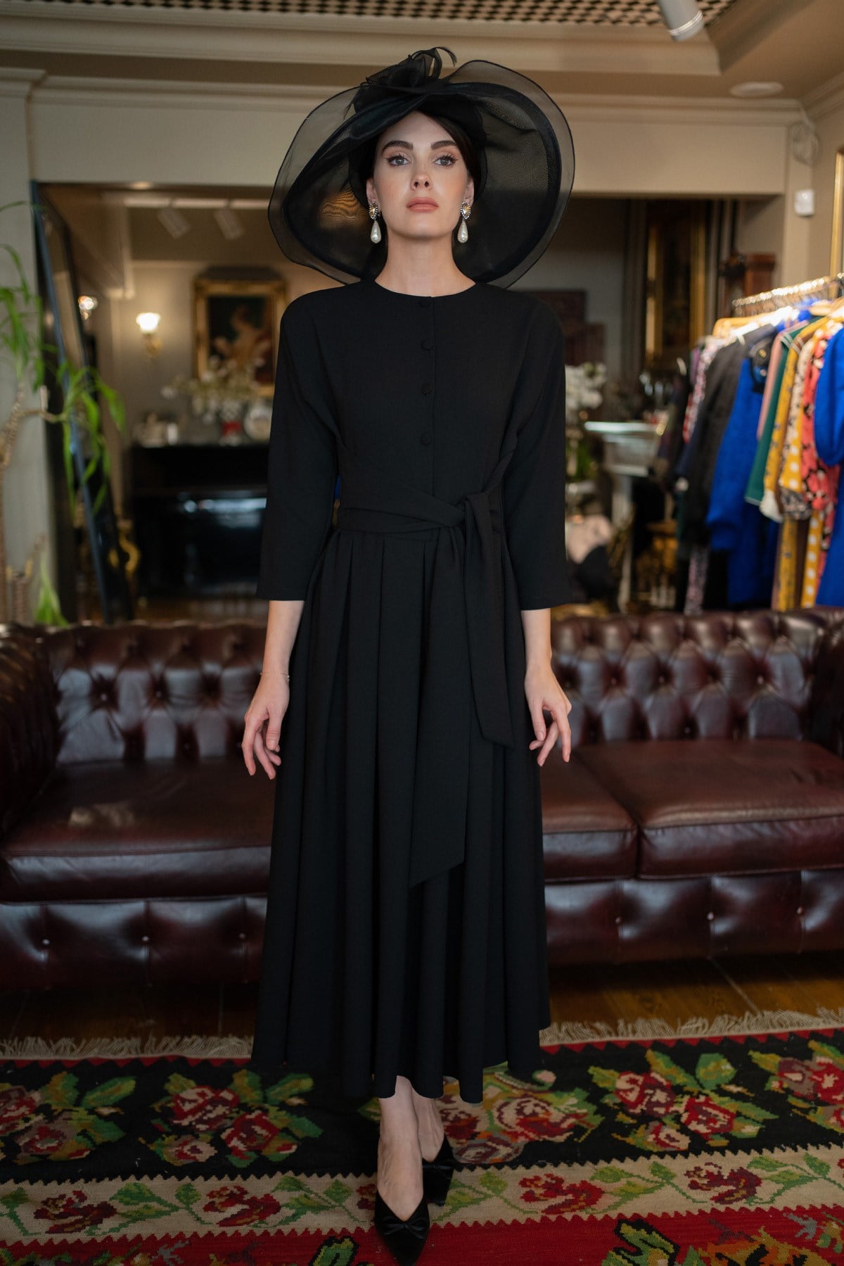LADY IN  BLACK