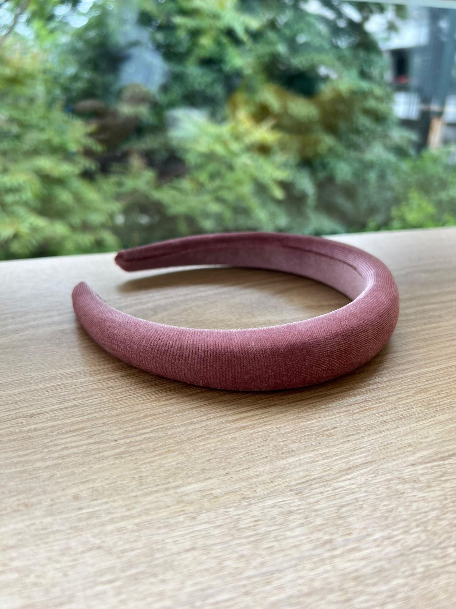 Pembe Kadife Taç 