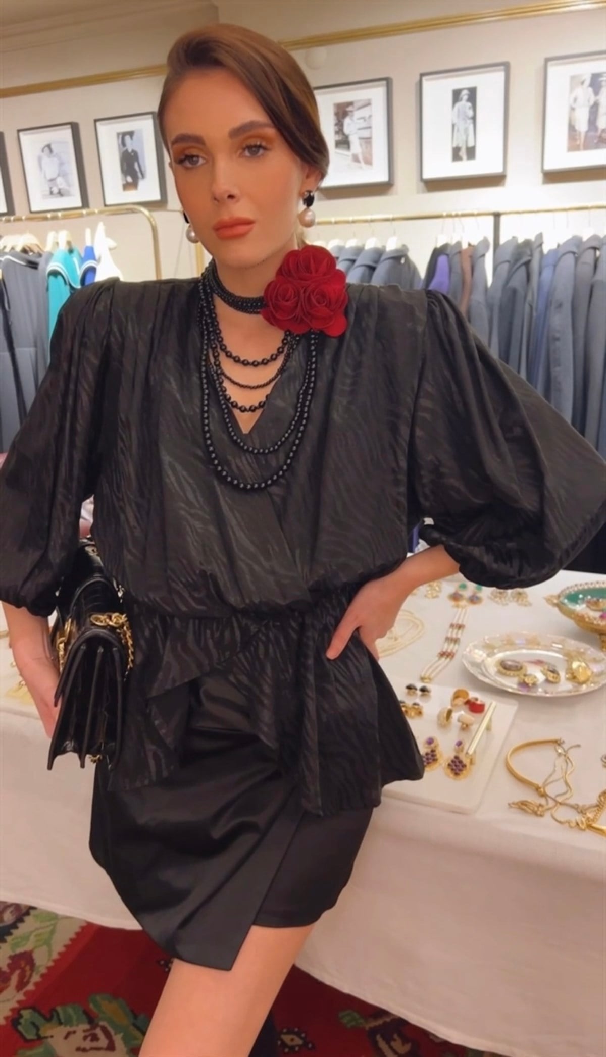 Siyah Jakarlı Peplum Bluz