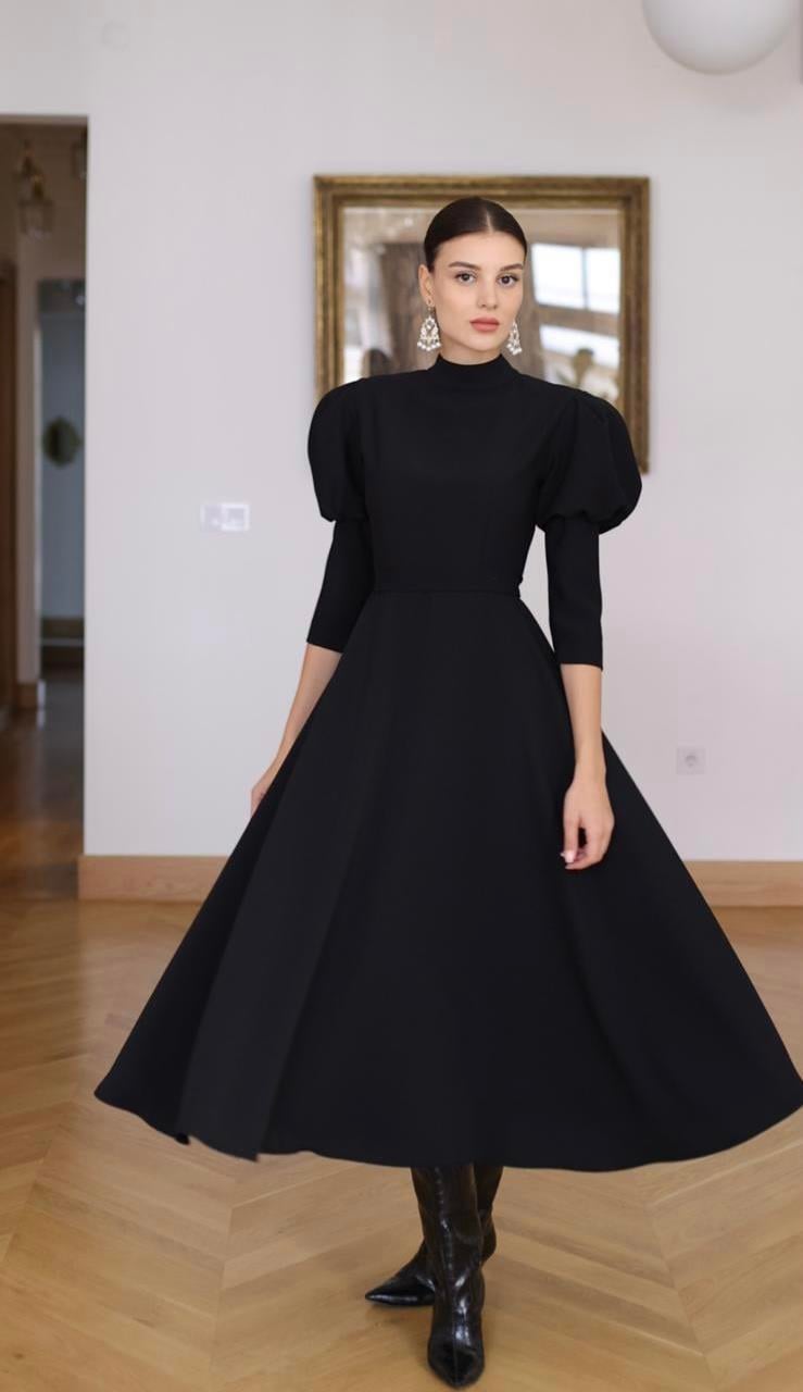 “Madam Carla” Siyah Krep