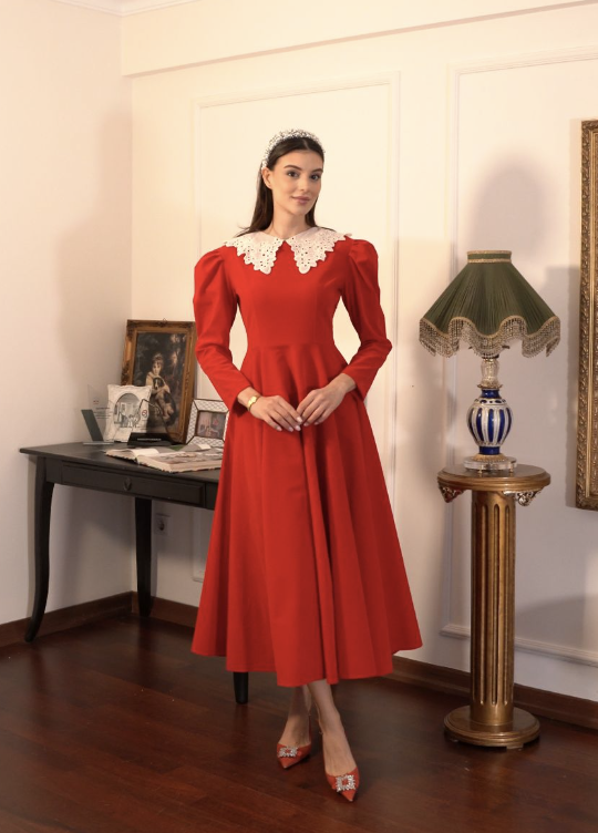 “Sleigh Ride” Kırmızı Yakası Kapalı