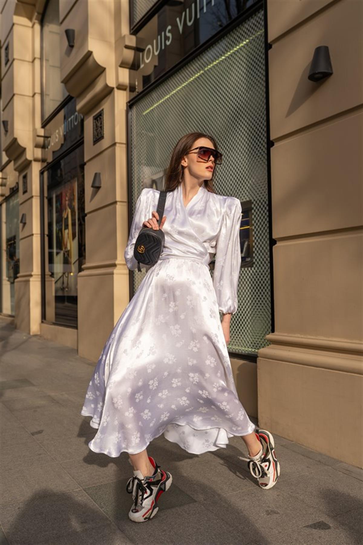 Beyaz Jakarlı Takım