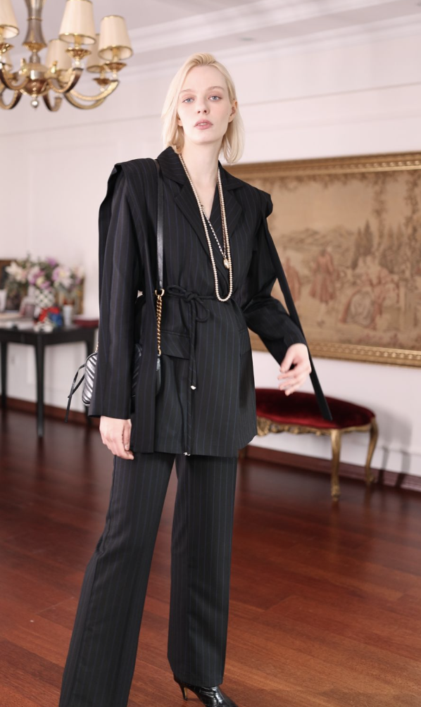 Çizgili Siyah Takım