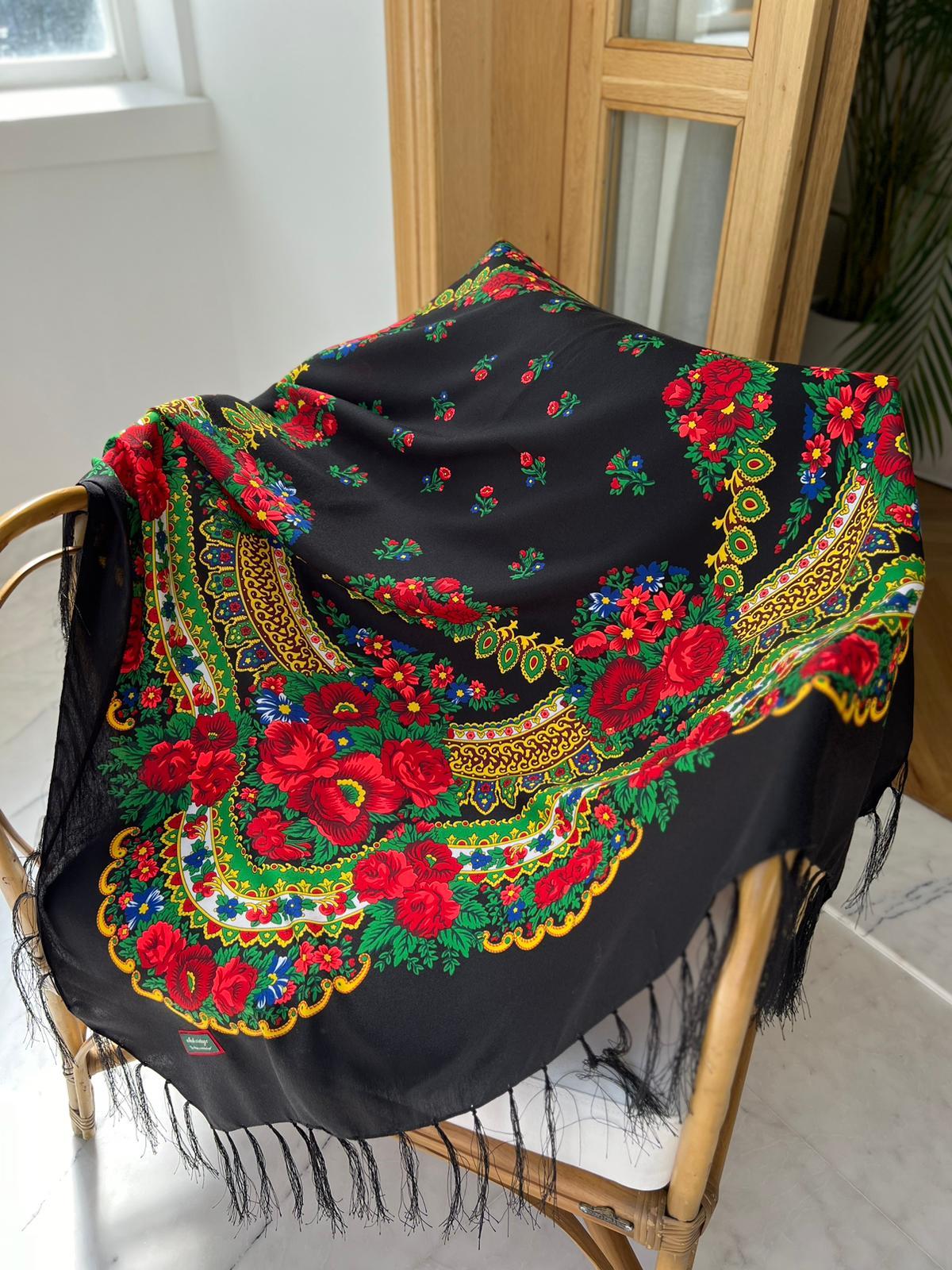 Pavlova İvanka Siyah Şal