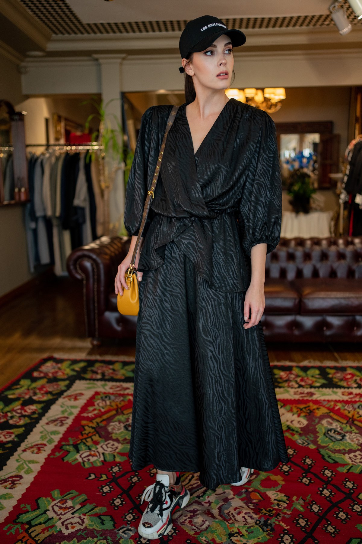 Siyah Jakarlı Peplum Takım