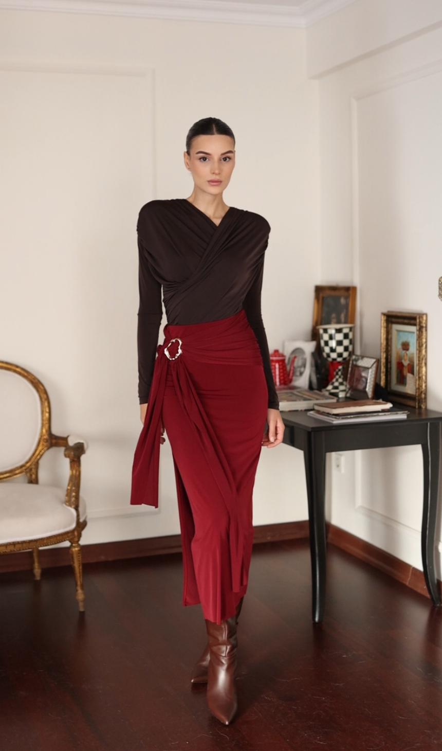 Taş Detaylı Bordo Etek