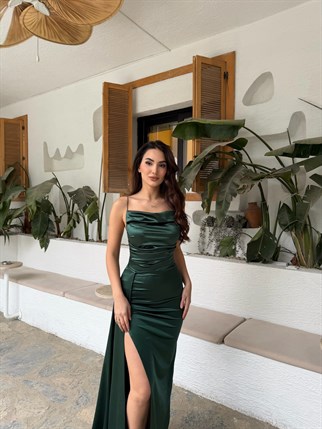 Allyso Degaje Yaka Yırtmaçlı Abiye 582243 ZÜMRÜT