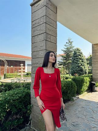 Arsima Kare Yaka Yırtmaçlı Midi Boy Elbise KIRMIZI J5X