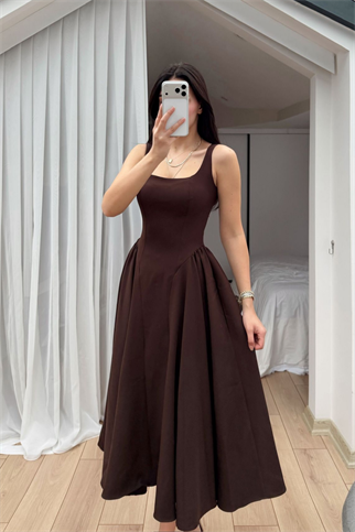 Belin Kare Yaka Sırt Dekolteli Midi Elbise 4968