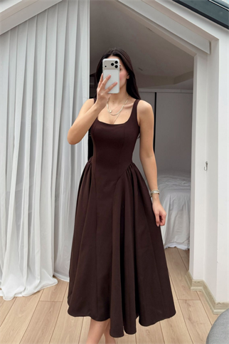 Belin Kare Yaka Sırt Dekolteli Midi Elbise 4968