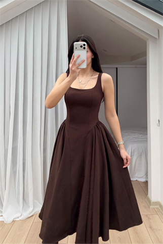 Belin Kare Yaka Sırt Dekolteli Midi Elbise 4968