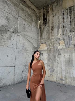 Diva Kuyruklu Yırtmaçlı Abiye 582475 TABA